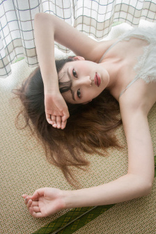 美女暴光